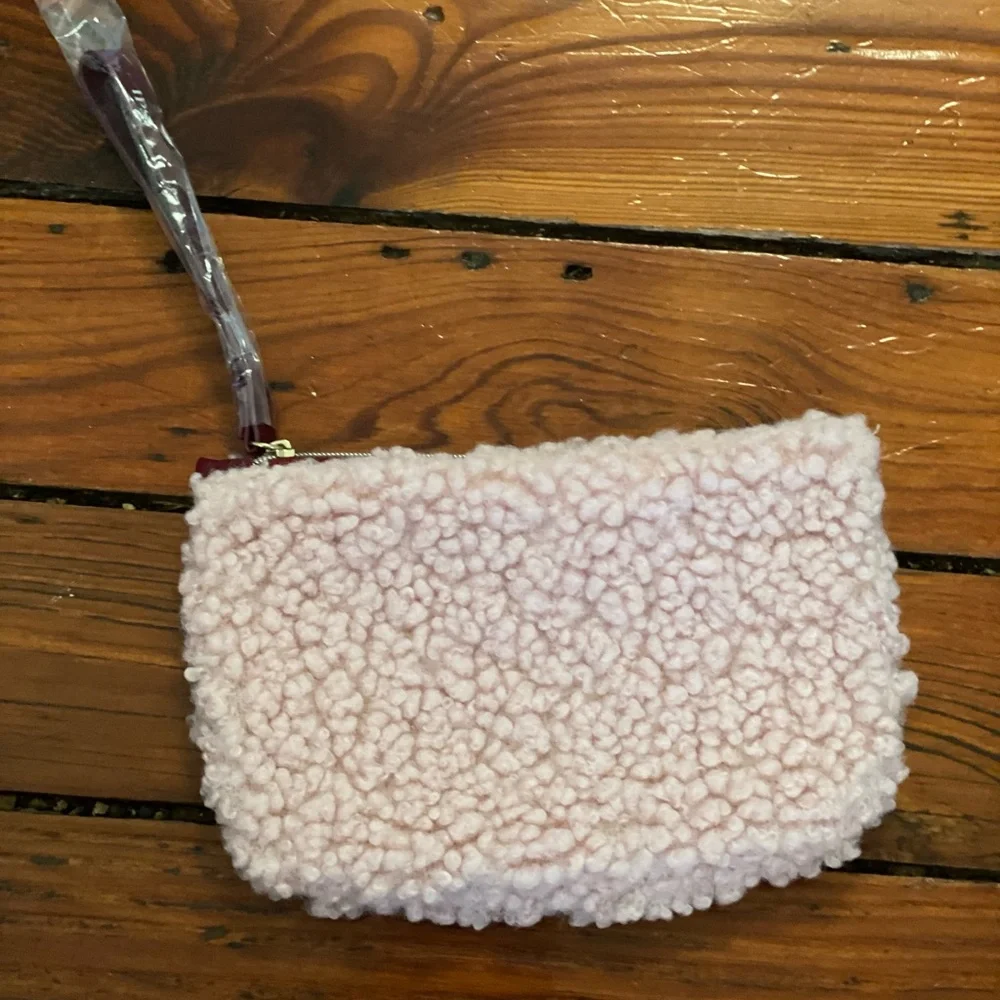 🧩 4/$20 Cosmetic Bag